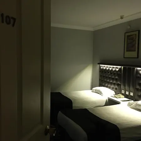 اكين بريستيج 4* بانديرما