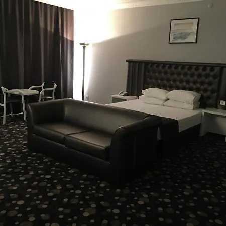 Eken Prestige Hotel 4*